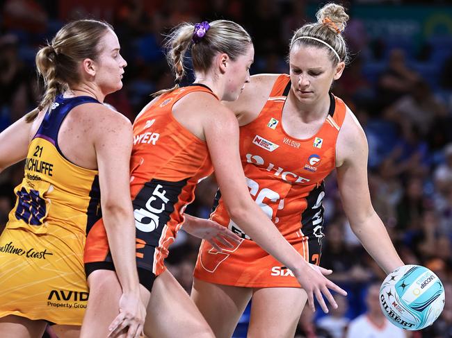 A healthy Jo Harten (R) will be a massive plus for the Giants in SSN 2024. Picture: Jenny Evans/Getty Images for Netball Australia