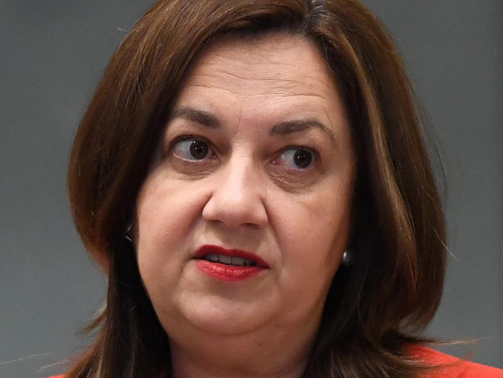 BRISBANE, AUSTRALIE - NewsWire Photos - 17 NOVEMBRE 2021. Le Premier ministre du Queensland, Annastacia Palaszczuk, prend la parole lors de l'heure des questions au Parlement à Brisbane.  Photo : NCA NewsWire / Dan Peled