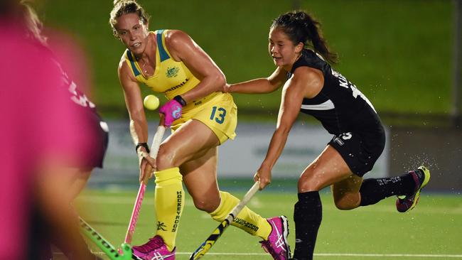 NZ international Julia King (right) is part of the Territory Stingers Women’s squad that will play in the MHL.