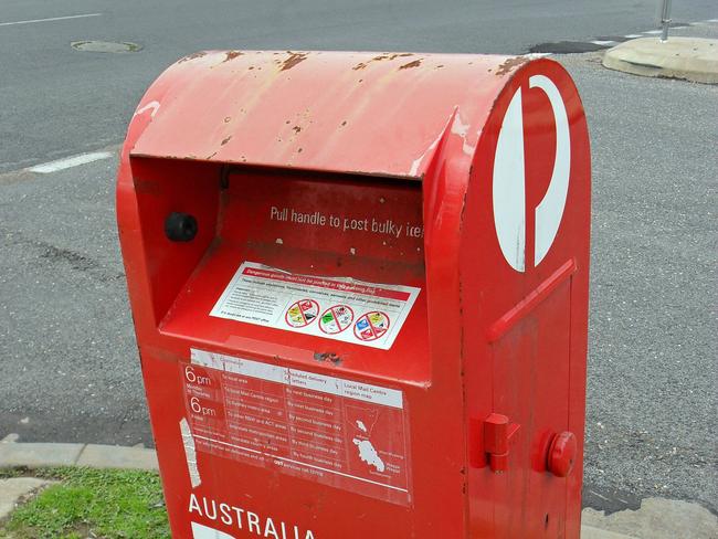 Ballina Shire Council has voted to make changes to parking in Lennox Head's main street to help posties with deliveries.