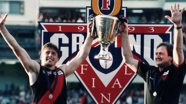 Mark Thompson and Kevin Sheedy with the 1993 premiership cup.