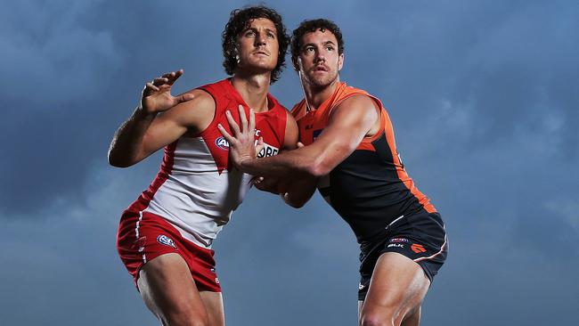 Mumford left Sydney big man Kurt Tippett with a sore head in R12, 2016. Picture: Phil Hillyard