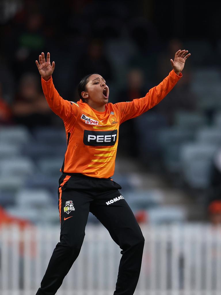 Legspinner Alana King playing for the Perth Scorchers in October, 2022. Picture: Paul Kane/Getty Images.