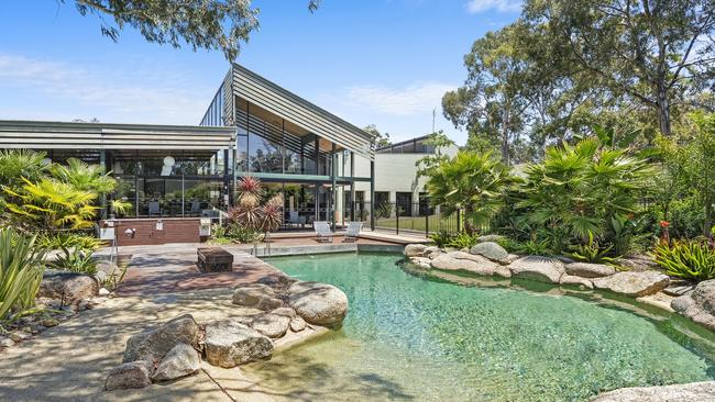 The Geelong Conference Centre in Eastern Park has sold to an Australian hotel group.