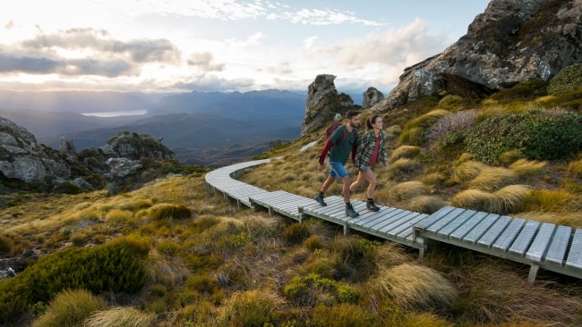 World s best walks 10 walking holidays in New Zealand Australia