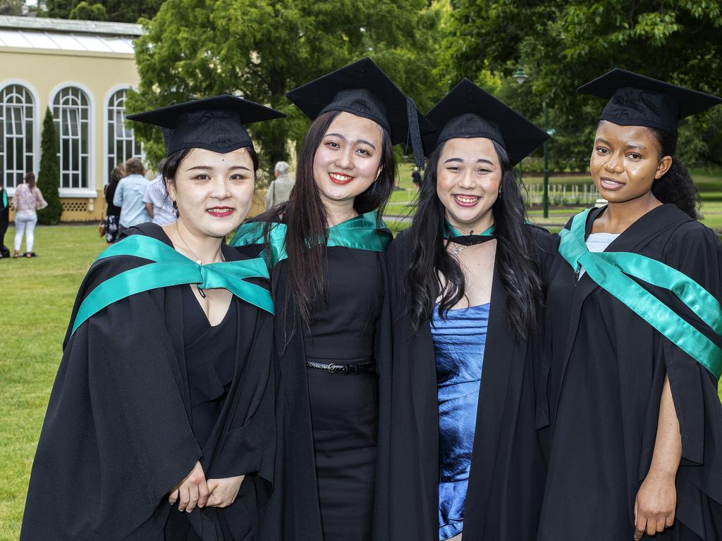 utas graduation gowns