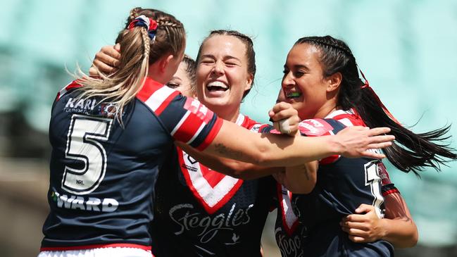 Isabelle Kelly celebrates a try (Photo by Matt King/Getty Images)