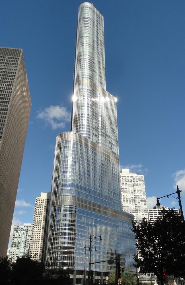 Trump Tower: Woman brandishing rifle walks into Donald Trump’s Chicago ...