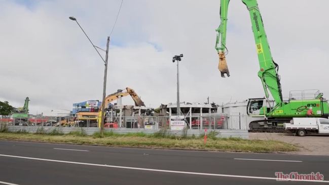 Old GrainCorp silos brought down