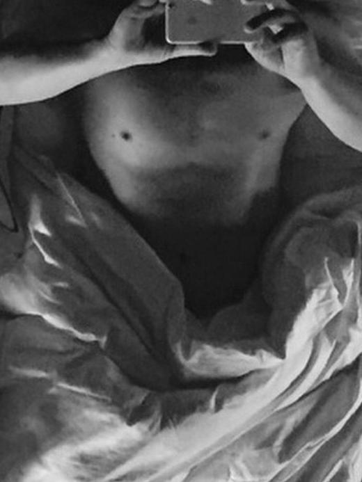 Shane Warne’s steamy selfie.