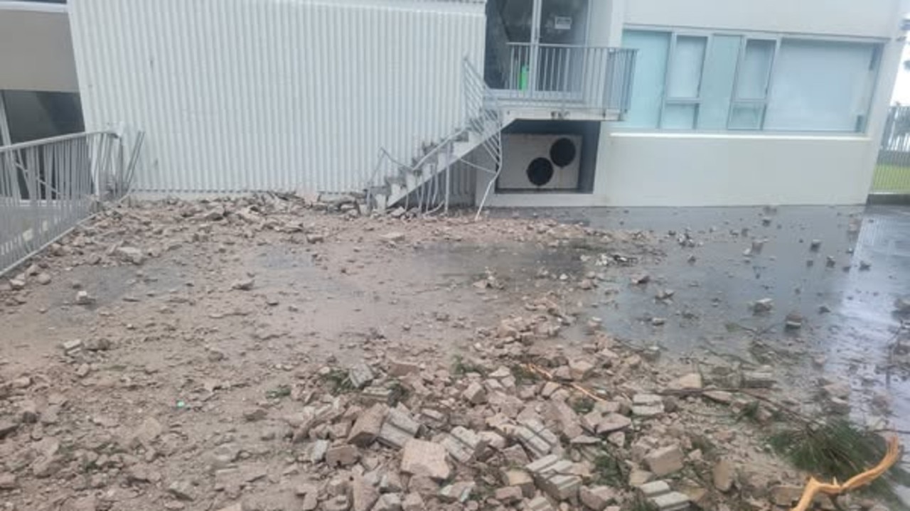 Cyclone Alfred: Parts of Surfers Paradise building crumble