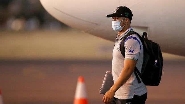 Warriors captain Roger Tuivasa-Sheck walks across the tarmac at Tamworth airport after the New Zealand NRL team arrived on Sunday. Picture: Getty Images