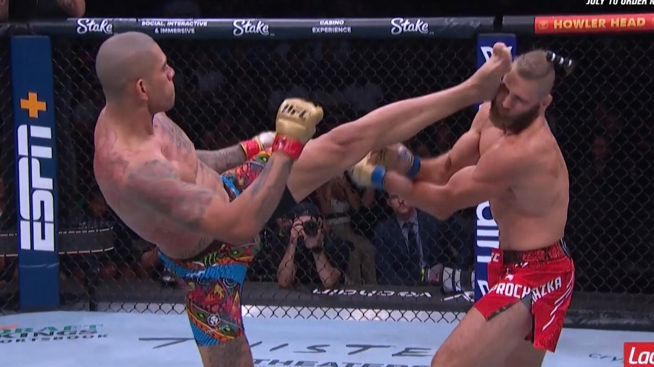 Brutal kick ends UFC championship fight