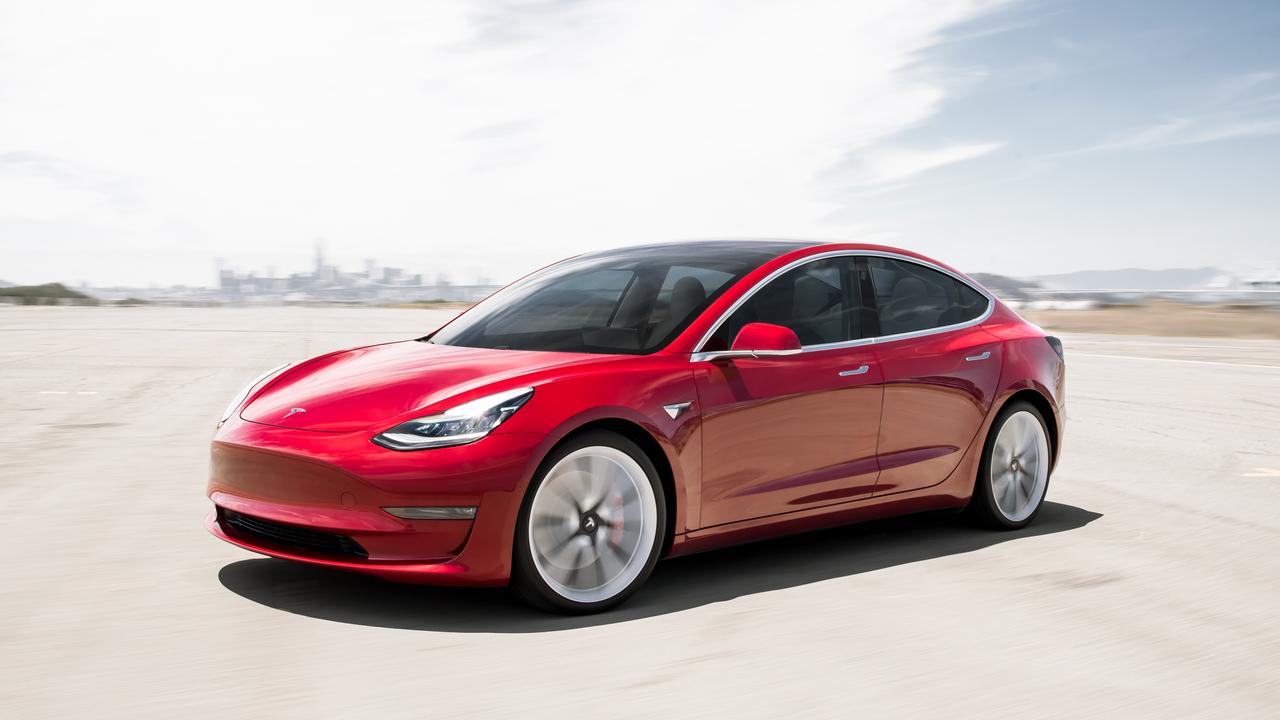 Elon needs to stop tweeting about the Tesla Model 3.