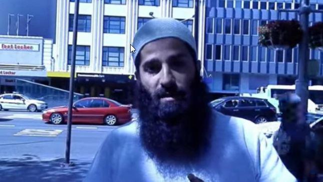 Baryalei speaking on the streets of Sydney 2012