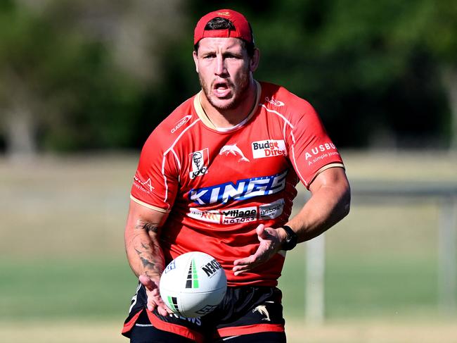 BRISBANE, AUSTRALIA - FEBRUARY 03: Jarrod Wallace passes the ball during a Dolphins NRL training session at Kayo Stadium on February 03, 2023 in Brisbane, Australia. (Photo by Bradley Kanaris/Getty Images)