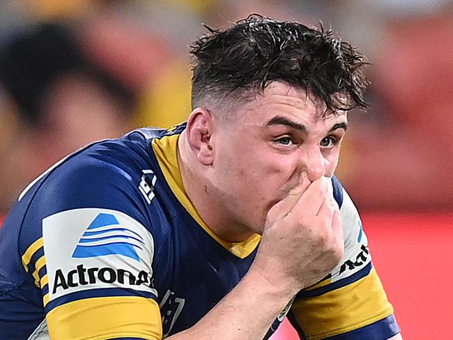 BRISBANE, AUSTRALIA - OCTOBER 03: Reed Mahoney of the Eels looks dejected after the NRL Qualifying Final match between the Melbourne Storm and the Parramatta Eels at Suncorp Stadium on October 03, 2020 in Brisbane, Australia. (Photo by Bradley Kanaris/Getty Images)