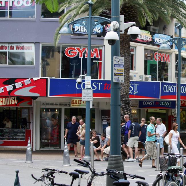 Gold Coast Safety Camera locations in Central Surfers Paradise. Cameras on the corner of Cavill Avenue and Orchid Avenue.