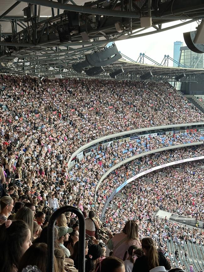 The MCG was full to the brim with singing Swifties. Picture: Grace Baldwin