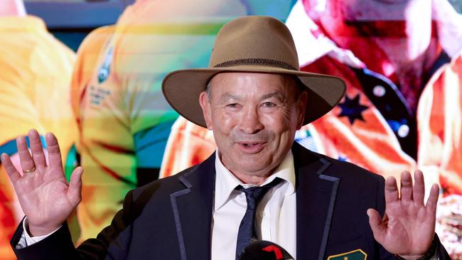 Australiaâ&#128;&#153;s rugby team head coach Eddie Jones speaks to media at the Sydney International Airport on August 17, 2023, as the team prepares to depart for the 2023 Rugby World Cup in France. (Photo by David GRAY / AFP) / – IMAGE RESTRICTED TO EDITORIAL USE – STRICTLY NO COMMERCIAL USE –