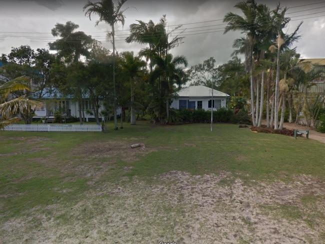 This historic cottage at 13 South Esplanade Bongaree will be demolished if Moreton Bay Regional Council approves a plan to build a 15m tall unit complex. Image: Google Maps