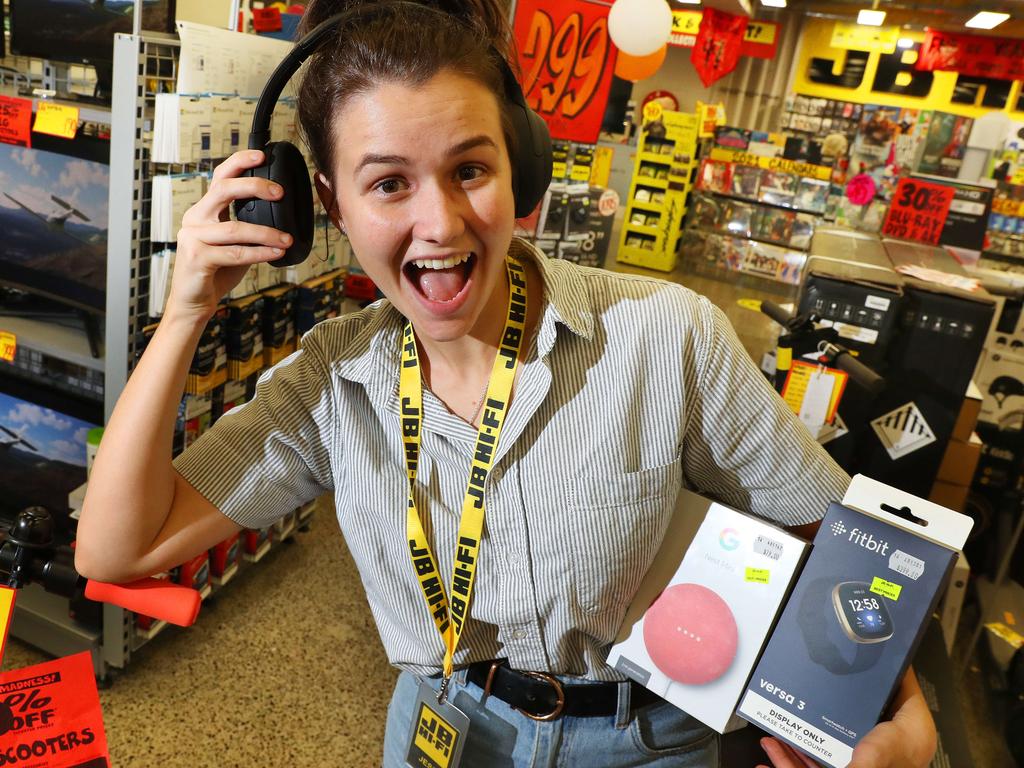 Aussies have been going wild for JB Hi-Fi in the pandemic. Picture: Liam Kidston.