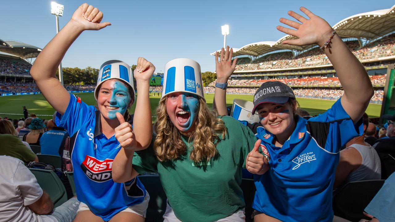 Cousins Niamh Salter, 15, Lili Satler, 16, and Elizabeth Salter, 17, are among thousands at enjoying the BBL at Adelaide Oval. Picture: Ben Clark