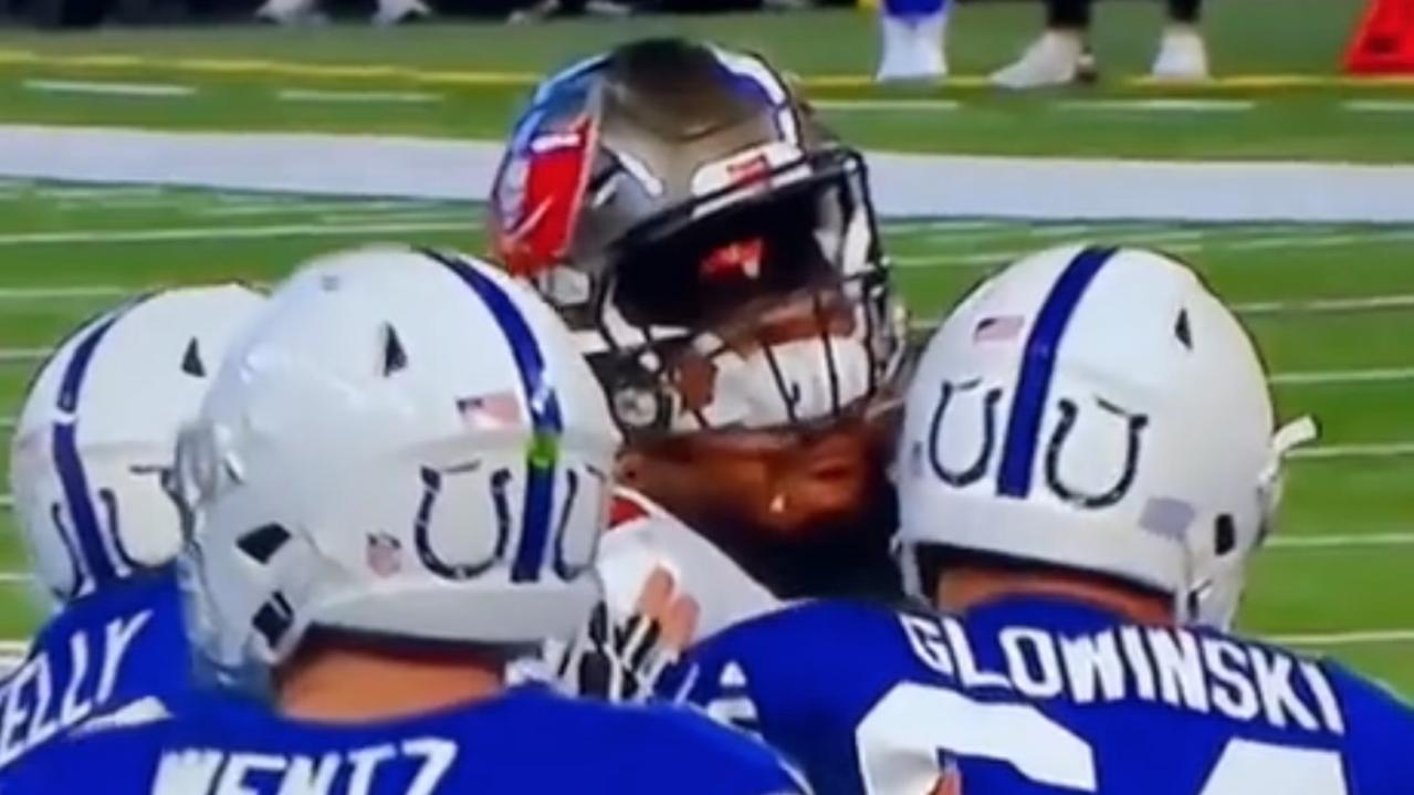 Buccaneers' Vita Vea Loses a Tooth vs. Colts After Taking Helmet