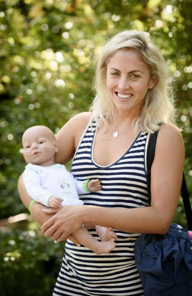 Nikki was a natural with her baby, and won Richie’s heart in the group date.