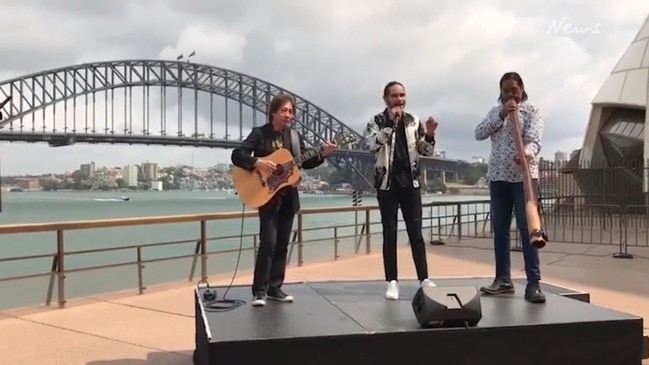 Isaiah Firebrace and William Barton perform 'I Am Australian'