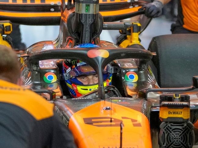 Piastri returns to the garage during the qualifying session of the Qatari Formula One Grand Prix. Picture: Darko Bandic