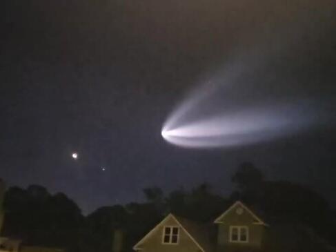 SpaceX Launch Streaks Across Night Sky Over North Carolina