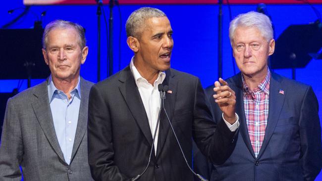 (L-R) George W. Bush, Barack Obama and Bill Clinton.