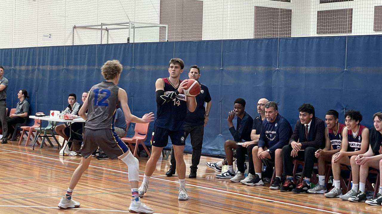 Liam Hude about to pull the trigger on a three ball.