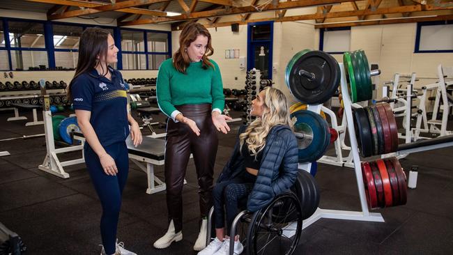 Anabelle Smith and Madison De Rozario were happy to appear alongside the minister on Tuesday. Picture Mark Brake via NCA NewsWire