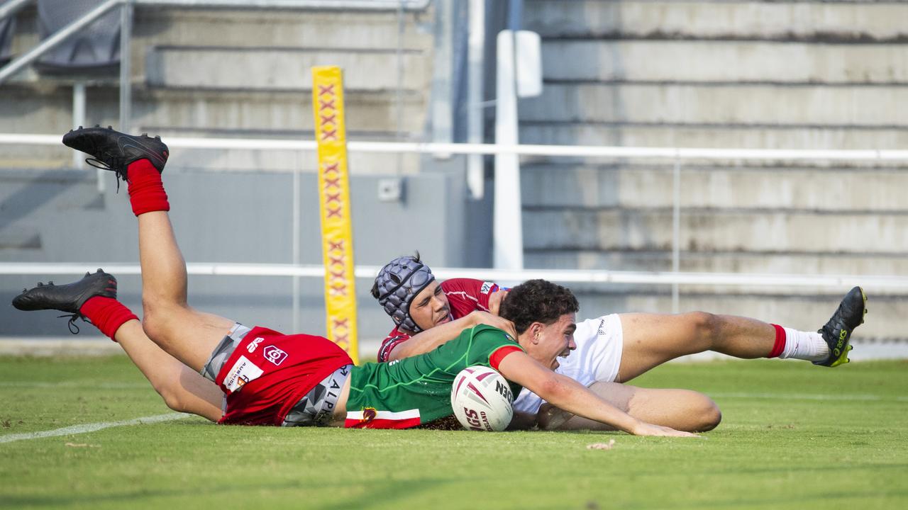 Seagulls Haizyn Mellars scores a try. Picture: Renae Droop