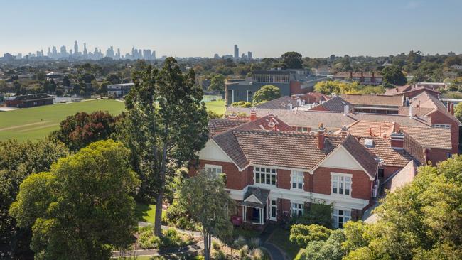 Caulfield Grammar School has expansive grounds.