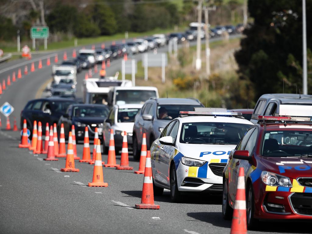 Queues in and out of Auckland after a stay-at-home order came into effect. Picture: Fiona Goodall/Getty Images