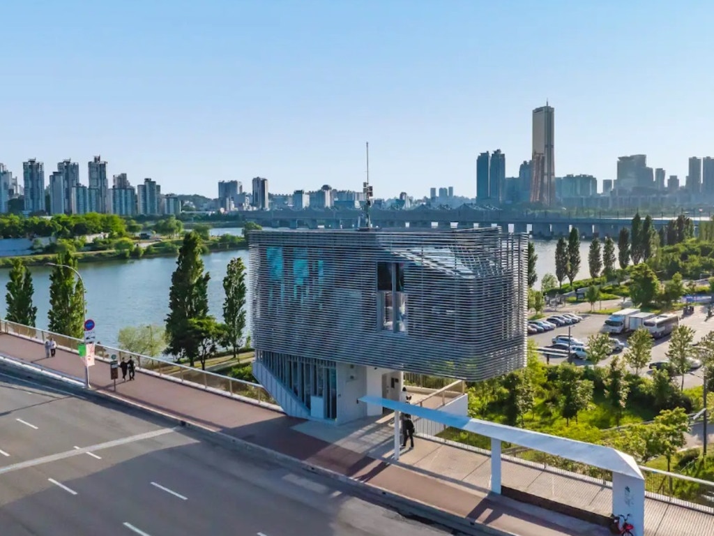 Would you stay here? It’s a one-of-a-kind listing that sits on the popular Hangang Bridge in Seoul. Picture: Airbnb