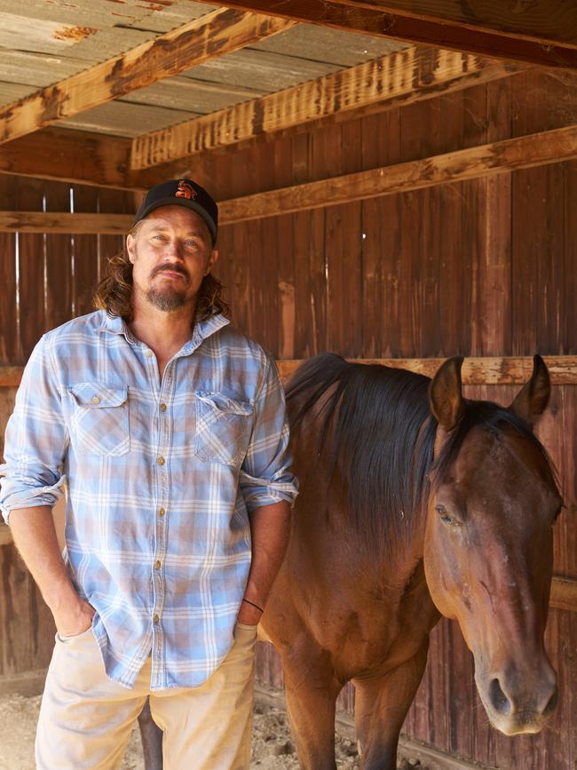 Australian actor Travis Fimmel is getting behind Flanno for a Farmer. Picture: Supplied