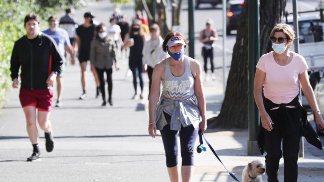 Melburnians can now exercise within 5km of their workplaces. Picture: NCA NewsWire/ David Crosling