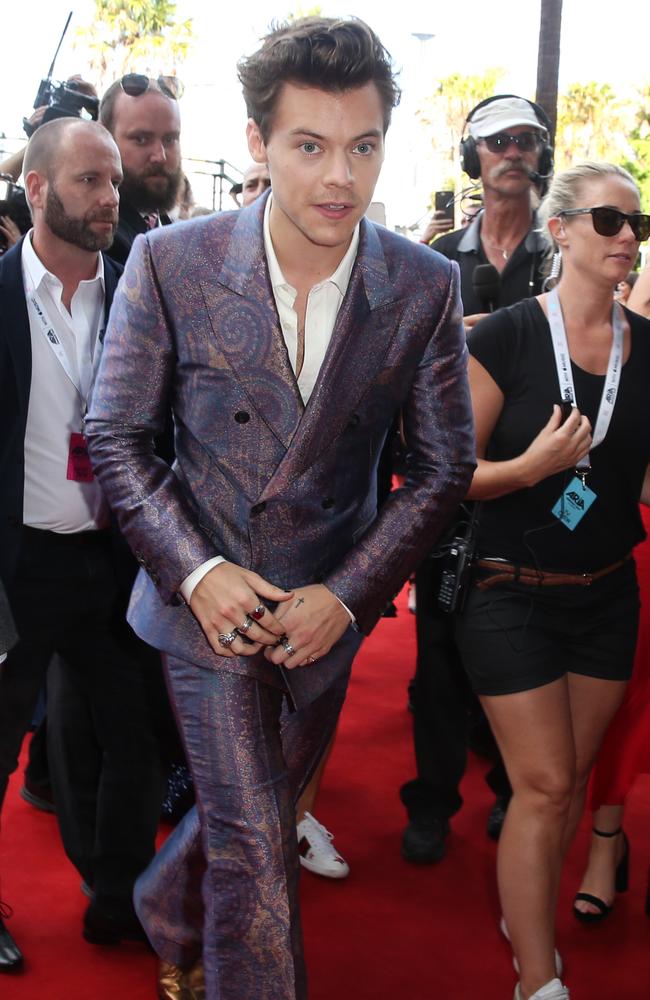 harry styles purple outfit