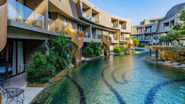 Save 72 per cent on this fabulous tropical resort. Picture: Luxury Escapes