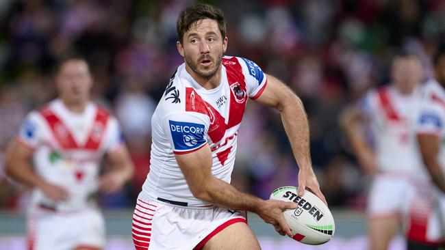 SYDNEY, AUSTRALIA - SEPTEMBER 02: Ben Hunt of the Dragons runs the ball during the round 27 NRL match between St George Illawarra Dragons and Newcastle Knights at Netstrata Jubilee Stadium on September 02, 2023 in Sydney, Australia. (Photo by Brett Hemmings/Getty Images)