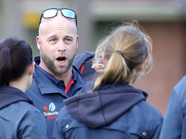 Luke Williams addresses the SA Scorpions on day one of their pre-season training. Picture: SARAH REED