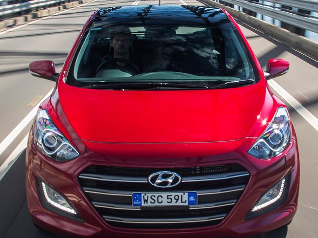 Carsguide 8088m Hyundai i30 Series II 2015