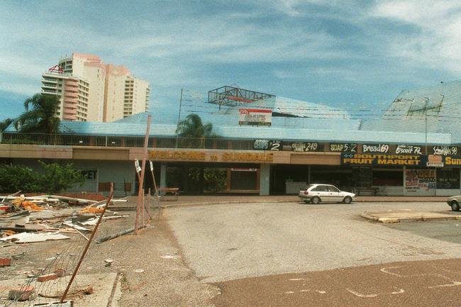 Sundale Shopping Centre, Southport in November 1996