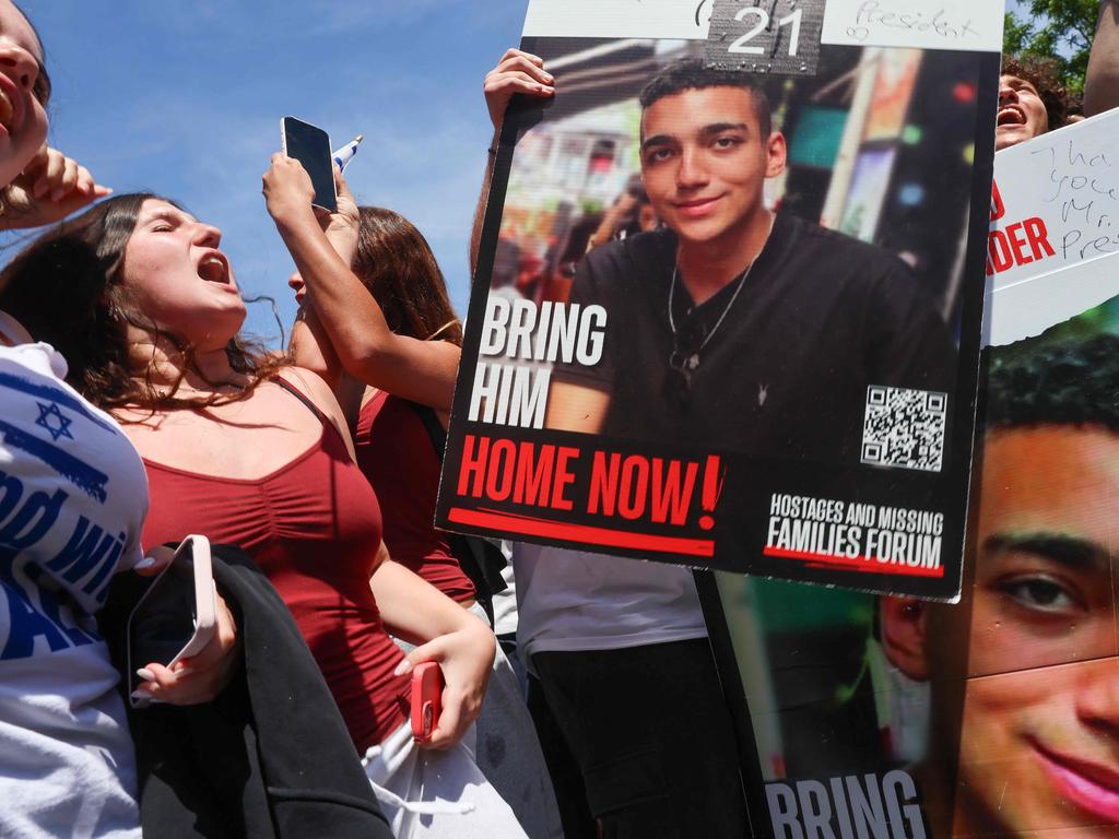Hundreds of friends, family and residents gather in his hometown of Tenafly, New Jersey to watch the release of Mr Alexander. Picture: Spencer Platt/Getty Images/AFP