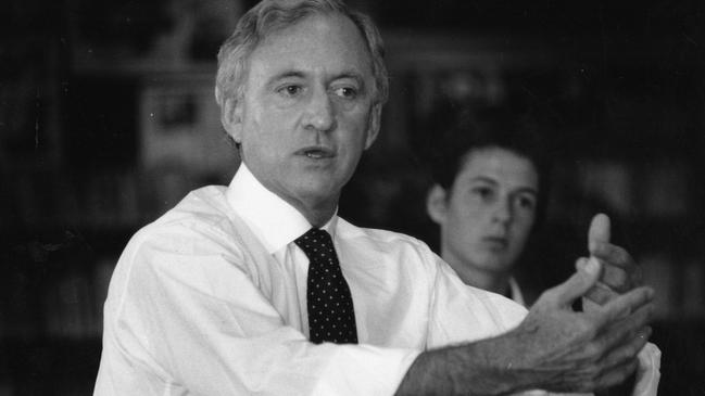 Andrew Peacock speaks to Reynella East High School students in 1990.