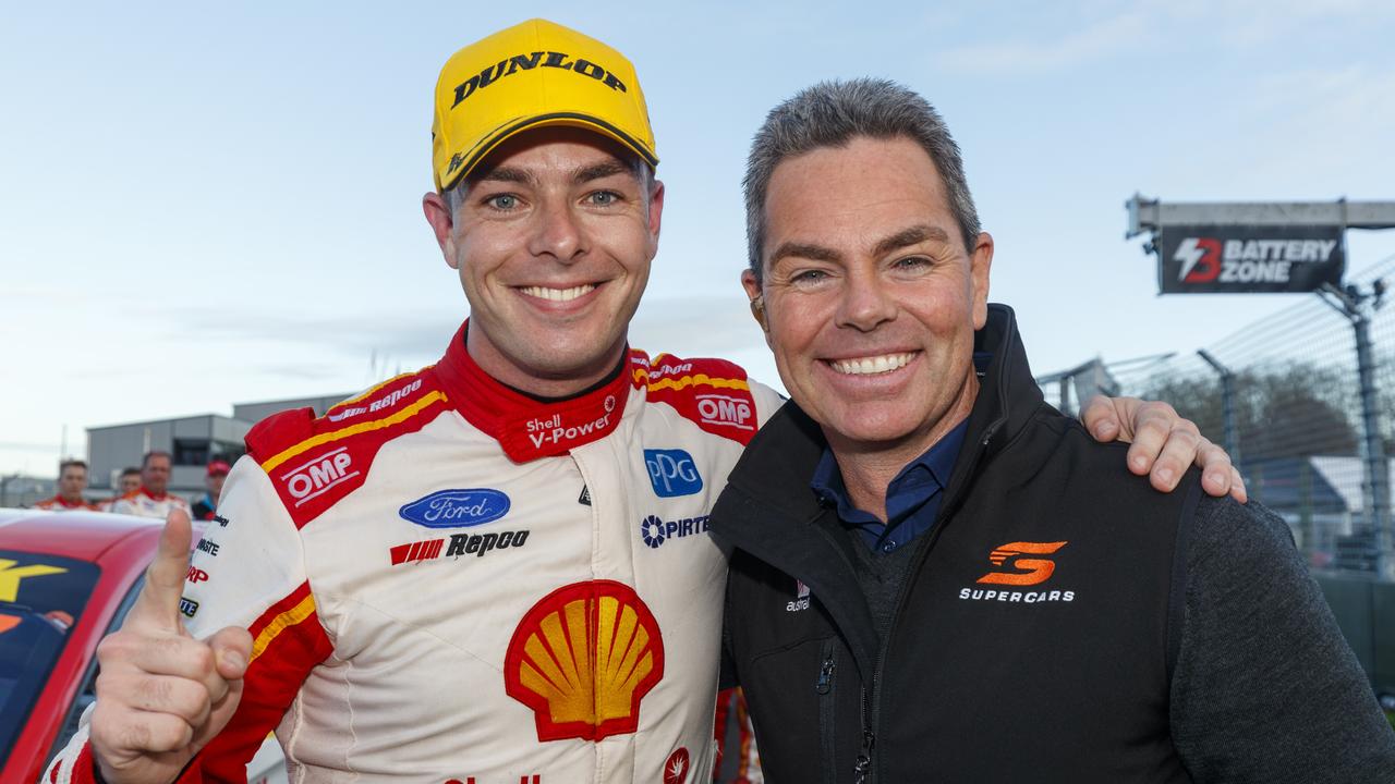 (L-R) Scott McLaughlin and Craig Lowndes after Race 24 at Pukekohe.